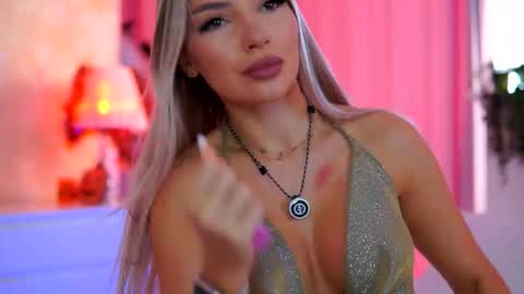 Snapshot of _arielle chatting on November 2025 09:32:01 AM Arielle online show from November 2025 09:32:01 AM