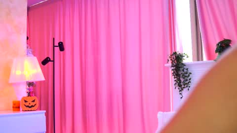 Snapshot of _arielle chatting on November 2025 09:21:01 AM Arielle online show from November 2025 09:21:01 AM