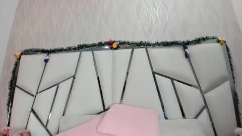 Aura online show from December 2025 03:11:02 AM