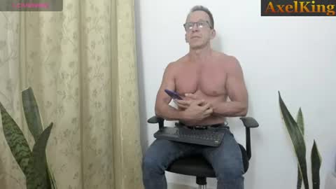 Snapshot of _axelking1_ chatting on July 2026 01:52:01 AM Axel online show from July 2026 01:52:01 AM