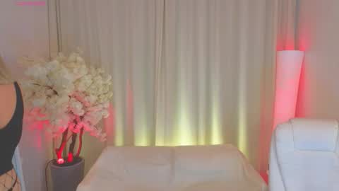 Snapshot of _b00bss_ chatting on October 2025 03:27:01 AM Jess online show from October 2025 03:27:01 AM