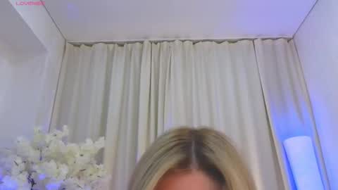 Snapshot of _b00bss_ chatting on November 2025 03:27:01 AM Jess online show from November 2025 03:27:01 AM