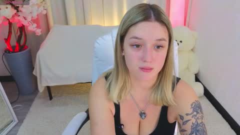 Snapshot of _b00bss_ chatting on November 2025 03:30:01 AM Jess online show from November 2025 03:30:01 AM