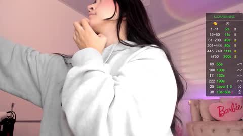 Andrea online show from November 2025 10:19:01 PM