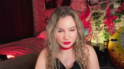 Snapshot of _bellaclark chatting on October 2025 08:32:01 PM Bella online show from October 2025 08:32:01 PM