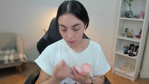 Snapshot of _bellaevans_ chatting on February 2026 06:00:02 AM Bella Evans online show from February 2026 06:00:02 AM