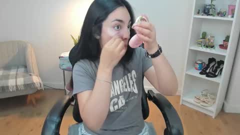 Snapshot of _bellaevans_ chatting on March 2026 05:46:01 AM Bella Evans online show from March 2026 05:46:01 AM