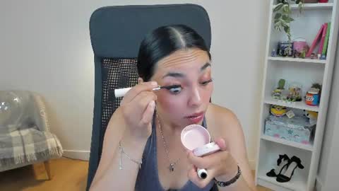 Bella Evans online show from June 2026 04:33:01 AM