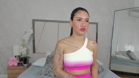 Bella Nova online show from December 2025 12:21:01 PM