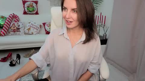 Beylly online show from December 2025 04:13:01 PM