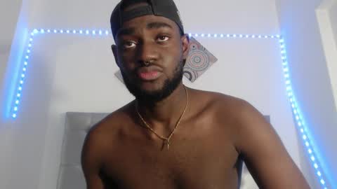 Andrew online show from November 2025 06:52:01 PM