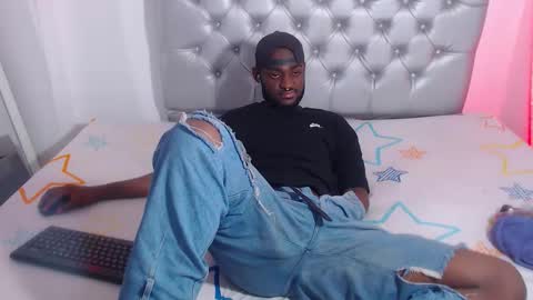 Andrew online show from December 2025 08:48:01 PM