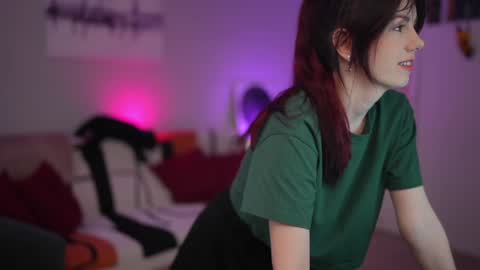 Lili online show from March 2026 08:18:02 AM