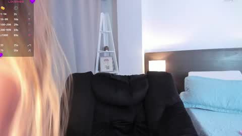 Snapshot of _bleuelune chatting on May 2026 02:08:01 AM Mary online show from May 2026 02:08:01 AM