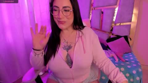 Snapshot of _briigite chatting on November 2025 06:53:01 PM Angie Independent model online show from November 2025 06:53:01 PM