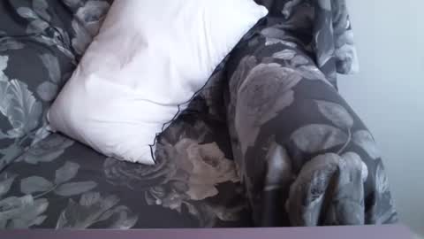 Snapshot of _bunny_b chatting on February 2025 09:06:02 AM I will be back soon  online show from February 2025 09:06:02 AM