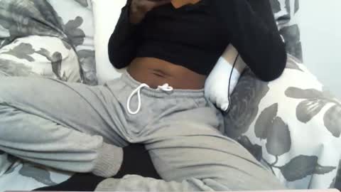 Snapshot of _bunny_b chatting on February 2025 10:59:01 AM I will be back soon  online show from February 2025 10:59:01 AM