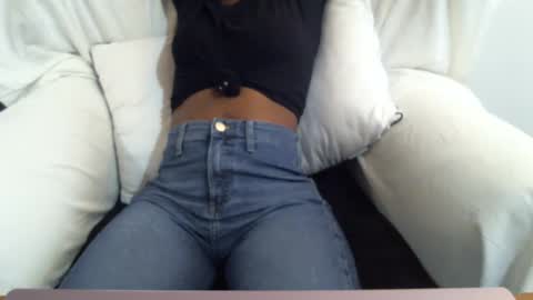 Snapshot of _bunny_b chatting on March 2025 10:04:01 AM I will be back soon  online show from March 2025 10:04:01 AM