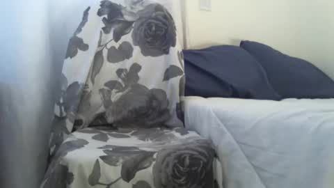 Snapshot of _bunny_b chatting on October 2025 08:45:02 AM I will be back soon  online show from October 2025 08:45:02 AM