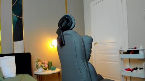 Snapshot of _bunnydollstella_ chatting on February 2025 07:11:02 AM Stella online show from February 2025 07:11:02 AM