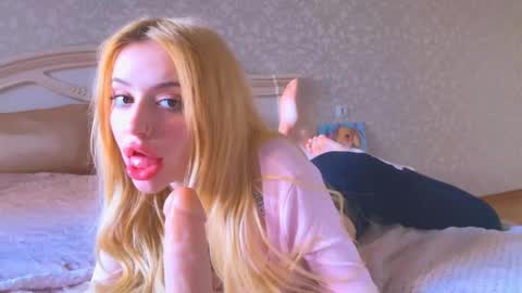 Snapshot of _bunnydollstella_ chatting on September 2025 06:07:01 AM Stella online show from September 2025 06:07:01 AM