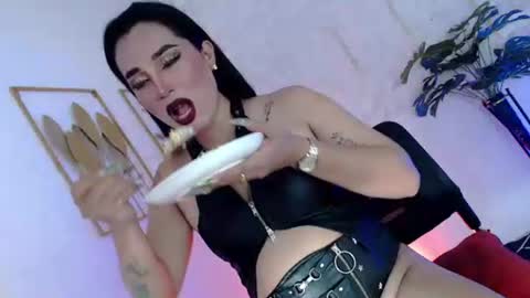 Caroline online show from September 2025 05:57:02 AM