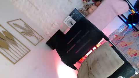 Caroline online show from February 2026 07:13:01 AM