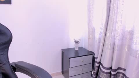 Snapshot of _charlottedavis chatting on December 2024 03:44:01 PM _charlottedavis online show from December 2024 03:44:01 PM