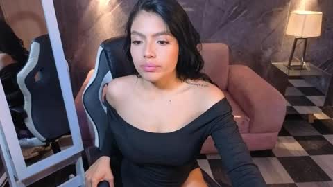 Snapshot of _charlottee_b chatting on June 2026 07:58:02 PM _charlottee_b online show from June 2026 07:58:02 PM