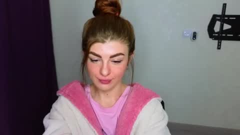 Snapshot of _comefeelme_ chatting on February 2025 03:06:01 AM D online show from February 2025 03:06:01 AM