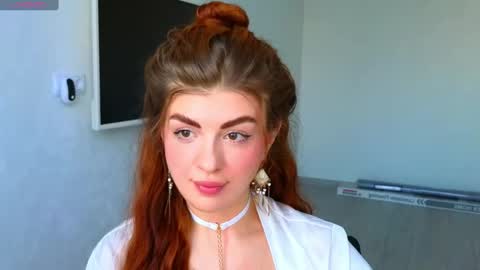 Snapshot of _comefeelme_ chatting on February 2025 11:42:02 AM D online show from February 2025 11:42:02 AM