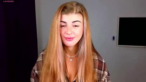 Snapshot of _comefeelme_ chatting on October 2025 03:53:02 AM D online show from October 2025 03:53:02 AM