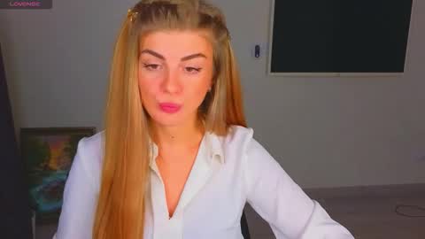 Snapshot of _comefeelme_ chatting on November 2025 03:56:01 PM D online show from November 2025 03:56:01 PM