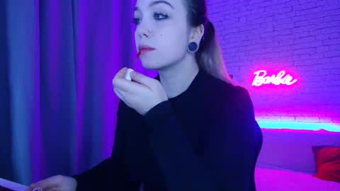 Nica online show from November 2025 10:07:01 AM