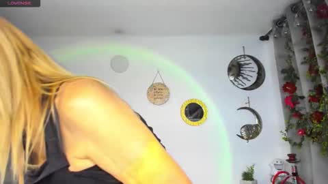  cristal ayala online show from March 2026 10:58:02 PM