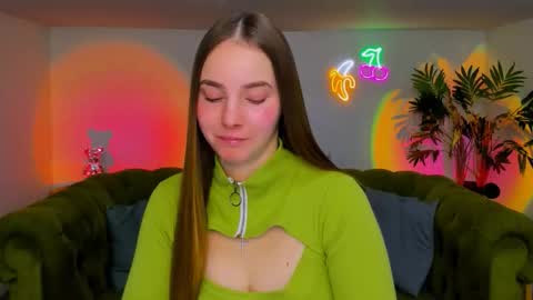 Erika online show from November 2025 06:23:02 AM