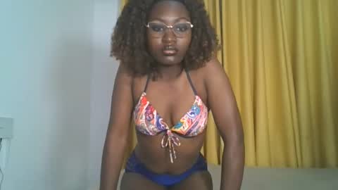 Snapshot of _cutestephanie chatting on September 2025 02:00:01 AM STEPH online show from September 2025 02:00:01 AM