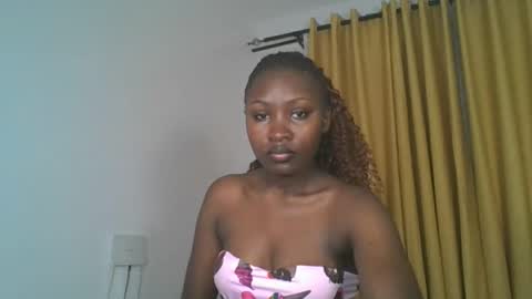 Snapshot of _cutestephanie chatting on October 2025 11:29:02 PM STEPH online show from October 2025 11:29:02 PM