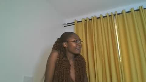 Snapshot of _cutestephanie chatting on November 2025 12:49:01 PM STEPH online show from November 2025 12:49:01 PM