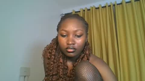 Snapshot of _cutestephanie chatting on November 2025 01:37:01 AM STEPH online show from November 2025 01:37:01 AM