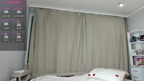 Snapshot of _darknessqueen_ chatting on December 2025 11:03:02 AM Emilia online show from December 2025 11:03:02 AM