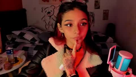 Snapshot of _dayanne_ chatting on January 2025 10:50:01 PM Pao online show from January 2025 10:50:01 PM