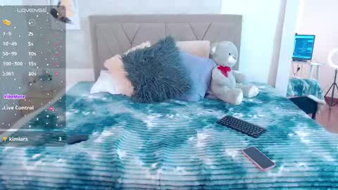 _diana_black online show from December 2025 12:45:02 PM