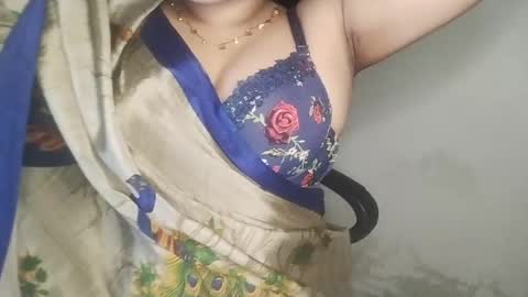 _dreamgirl_0 online show from April 2026 10:08:01 AM
