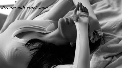 Snapshot of _eelusivee_ chatting on October 2025 10:36:02 AM Elli online show from October 2025 10:36:02 AM