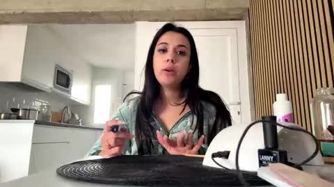 Snapshot of _elena_barra chatting on April 2026 01:20:02 PM elena barra online show from April 2026 01:20:02 PM