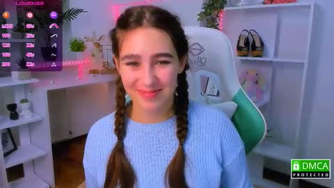 Lizzy  online show from November 2025 10:30:02 PM