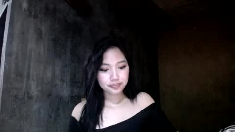Snapshot of _ellevivien chatting on July 2026 05:59:01 PM Elle online show from July 2026 05:59:01 PM