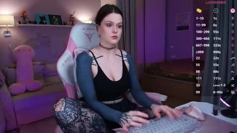 Snapshot of _ellis_moon_ chatting on October 2025 08:57:02 AM Lisa im in sick leave bcs of biopsy. hope i will back soon online show from October 2025 08:57:02 AM