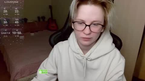 chloue and Gretta online show from April 2026 08:06:01 PM